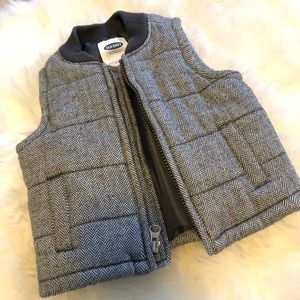 5/$25 Old Navy Baby Boy Vest 3-6M